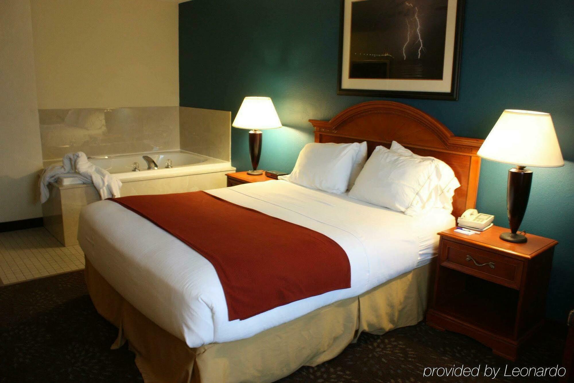 Holiday Inn Express Mackinaw City By Ihg Eksteriør bilde